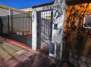 Casa · 167m² · 7 Ambientes · Casa en Venta - 3 Dorm. 2 Baños - 300 m² - San Luis