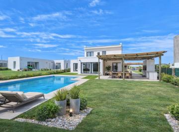 Casa · 208m² · 5 Ambientes · 4 Cocheras · Casa en Venta Barrio El Ensueño