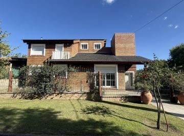 Casa · 305m² · 8 Ambientes · 2 Cocheras · Queres Vista? Compra Esta Casa!