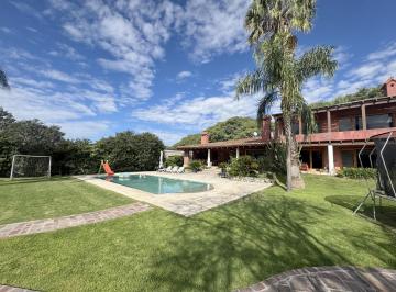 Casa · 1178m² · 8 Ambientes · 1 Cochera · Casa Venta, Cuatro Dorm., Kentucky Funes, Pileta