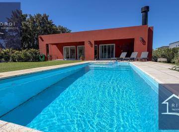 Casa · 174m² · 5 Ambientes · 6 Cocheras · Venta - Casa en Altos de Campo Grande - Pilar