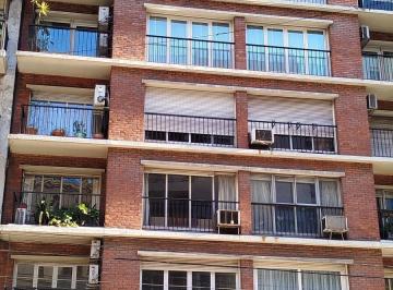 Departamento · 98m² · 3 Ambientes · 1 Cochera · Alquiler de Luminoso Semi Piso Al Contra Frente en Av Callao y Vicente Lopez con o Sin Cochera