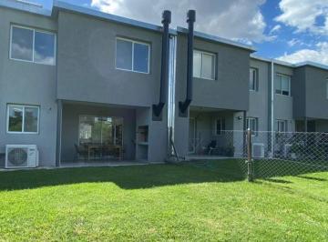 Casa · 104m² · 4 Ambientes · Oportunidad! Dúplex a Estrenar en Decs Tortugas