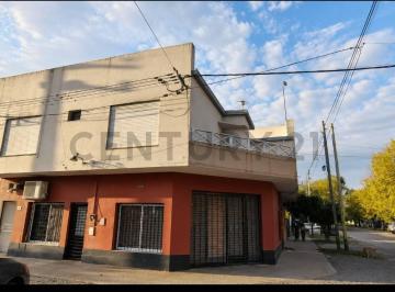 Casa · 146m² · 3 Ambientes · PH en Venta en La Plata de 2 Dorm. con Patio y Balcon