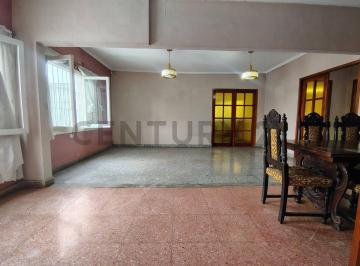 Casa · 146m² · 3 Ambientes · PH en Venta en La Plata de 2 Dorm. con Patio y Balcon