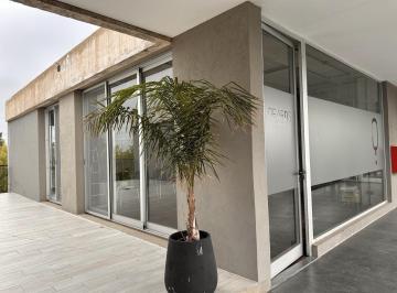 Oficina comercial · 50m² · 1 Ambiente · 1 Cochera · Local Villanueva - Tigre - Laguna Grande - Ven Street Center