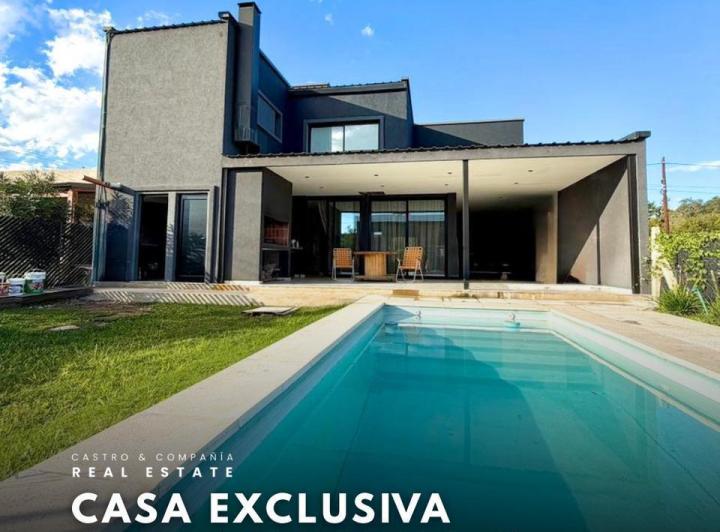 Casa · 260m² · 7 Ambientes · 1 Cochera