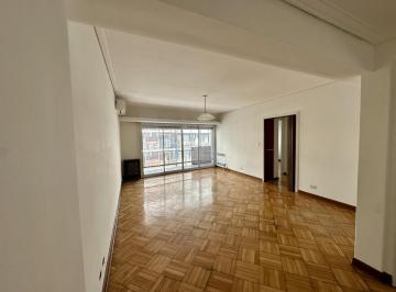 Departamento · 95m² · 4 Ambientes · Hermoso y Amplio 3 Amb C/ Dep o 3er Dormitorio. Piso. Balcón Corrido Al Frente. Todo Luz!