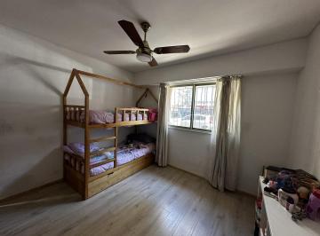 Departamento · 90m² · 3 Ambientes · 3/4 Ambientes Al Frente en Pb. Patio. Bajas Expensas. Apto Profesional.