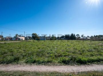 Terreno · 1950m² · 639 Esq. 142 | Terreno con Escritura en Venta en Arana