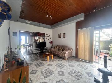Casa · 328m² · 15 Ambientes · 2 Cocheras · 2 Locales + 3 Viviendas. Apto Inversiones Para 5 Rentas.