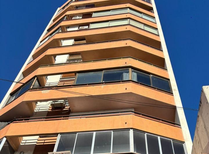 Departamento · 104m² · 6 Ambientes · 1 Cochera