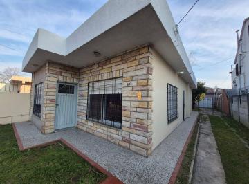 Casa · 99m² · 3 Ambientes · 1 Cochera · Venta Casa Quilmes