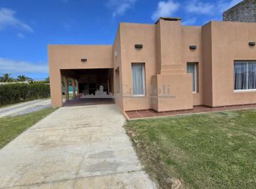 Casa de 3 ambientes, Mar Chiquita · Casa en Venta 3 Ambientes, Parrilla, Mar Chiquita, Zona Balneario de Mar Chiquita