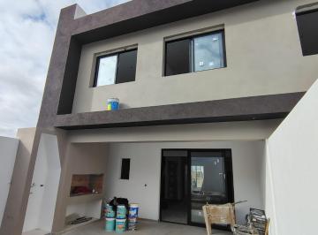 Casa · 150m² · 4 Ambientes · 2 Cocheras · Venta Duplex Tres Dorm. Campos de Manantiales