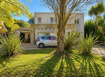 Casa · 253m² · 6 Ambientes · 1 Cochera · Casa en Venta en Sausalito, Pilar, G. B. a. Zona Norte