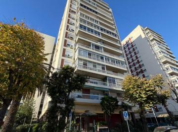 Departamento de 4 ambientes, Avellaneda · Departamento de 4 Ambientes Amplio en Las Torres de Prefectura