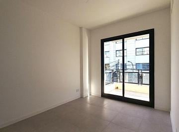 Oficina comercial de 2 ambientes, Floresta · Oficina Comercial 2 Ambientes a Estrenar con Gran Balcón Al Frente - Cocina a Gas