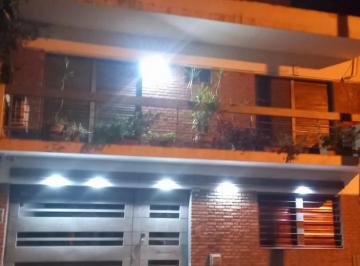 Casa de 4 ambientes, La Matanza · Casa 4 Ambientes en Dos Plantas - Centro de Ramos Mejia