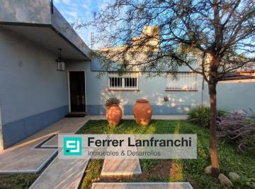 Casa · 360m² · 7 Ambientes · 2 Cocheras · Casa en Venta en Villa Belgrano