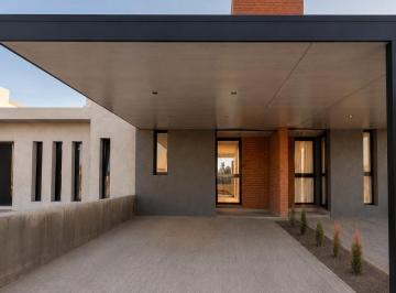 Casa · 110m² · 4 Ambientes · 2 Cocheras · Duplex en Venta en Docta, 3 Dorm. a Estrenar