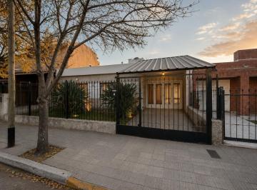 Casa · 191m² · 7 Ambientes · 2 Cocheras · Casa en Venta 3 Dorm. Departamento en Los Naranjos