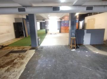 Local comercial · 680m² · Alquiler Local Comercial Juan B. Justo