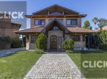 Casa · 200m² · 5 Ambientes · 2 Cocheras · Casa 5 Ambientes en Venta en Country El Sosiego