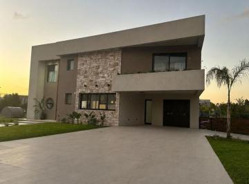 Casa · 5 Ambientes · Casa en Terralagos