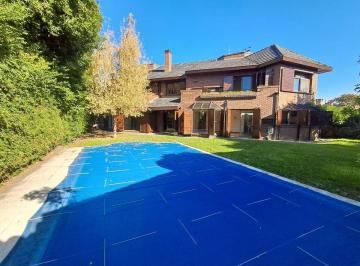 Casa · 500m² · 7 Ambientes · 3 Cocheras · Alquiler Casa Siete Ambientes Martinez