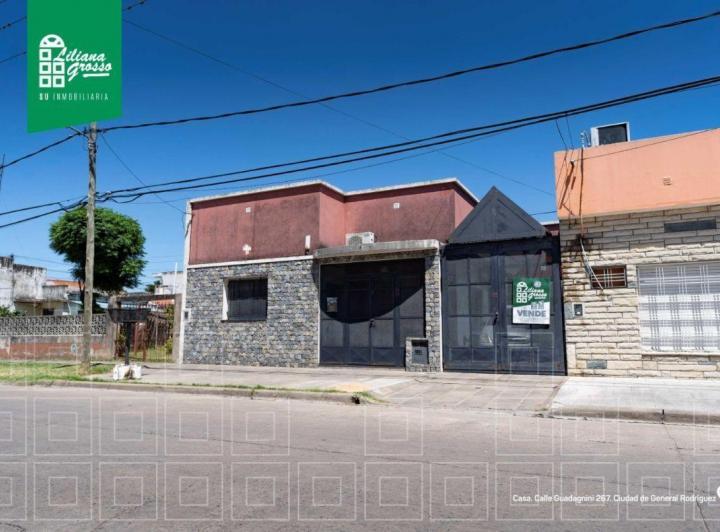 Casa · 206m² · 6 Ambientes · 1 Cochera