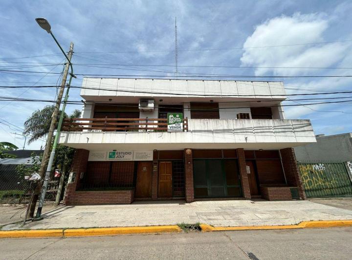 Casa · 251m² · 7 Ambientes · 1 Cochera