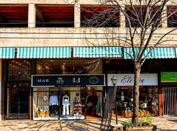 Local comercial · 83m² · 1 Ambiente · Local en Venta en Acassuso