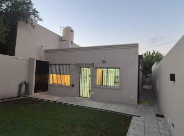 Casa · 60m² · 3 Ambientes · 1 Cochera · Casa en Venta 3 Ambientes con Patio Lujan