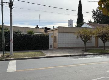 FRENTE · Casa 3 Ambientes en Venta Llavallol con Jardín