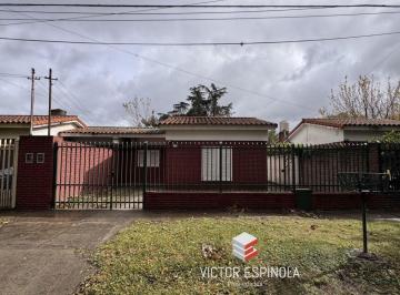 VEP-VEP-717_2 · Casa en Venta 4 Ambientes con Jardín en Caseros