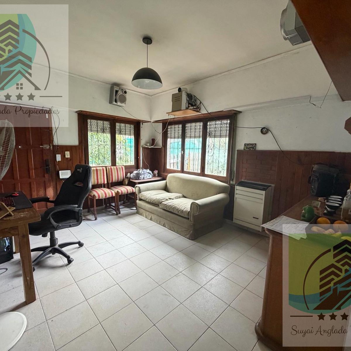 Casa 3 amb, 95m² con garaje y patio — Barrio Aeroparque
