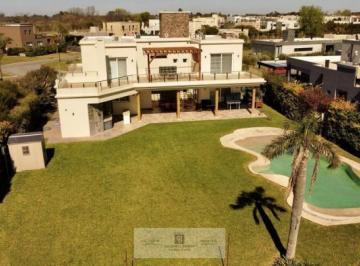 Casa · 287m² · 6 Ambientes · 2 Cocheras · Casa en Country Haras Santa Maria