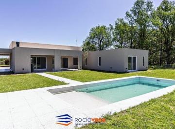 Casa · 215m² · 5 Ambientes · 3 Cocheras · Casa en Venta en Barrio Haras San Pablo, General Rodriguez