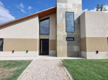 Casa · 220m² · 5 Ambientes · 4 Cocheras · Casa a Estrenar en La Alameda Etapa 1