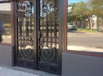 Local comercial , Morón · Local en Alquiler en Av Santa Rosa y Arredondo - Castelar