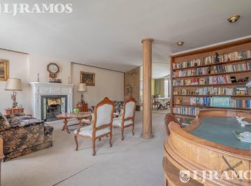 Departamento · 225m² · 6 Ambientes · Montevideo y Santa Fe, Super Luminoso, 3 Dorm /con Cochera Opcional Reciclar