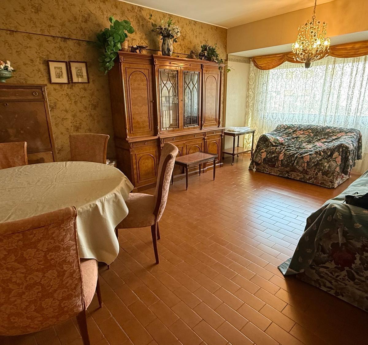 Departamento de 3 ambientes con balcón y dos baños completos