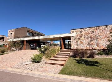 Casa · 389m² · 4 Ambientes · 3 Cocheras · Casa en Venta - Barrio Gran Boedo