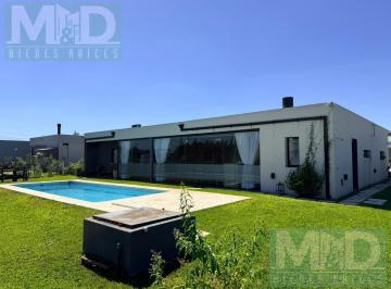 Casa · 750m² · 4 Ambientes · 2 Cocheras · Venta Y/o Permuta Casa de 4 Amb, con Pileta en Canning