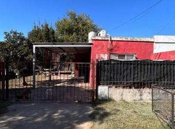 Casa · 41m² · Oportunidad de Inversión en Villa Cañás – Casa Sobre Amplio Terreno