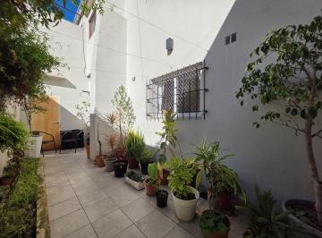 Casa · 115m² · 3 Ambientes · 1 Cochera · Casa en PH en Venta en La Plata, G. B. a. Zona Sur