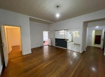 Casa de 4 ambientes, Liniers · Alquiler Carhue 36, Liniers, Caba/ PH 4 Ambientes/ Balcón/ Terraza / 100 m² / $1.200.000