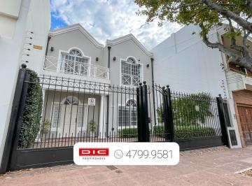 Casa · 160m² · 4 Ambientes · 2 Cocheras · Chalet 3 Dorm. Venta - Olivos
