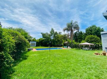 Casa · 155m² · 4 Ambientes · 4 Cocheras · Casa en Venta Barrio El Cazador Escobar